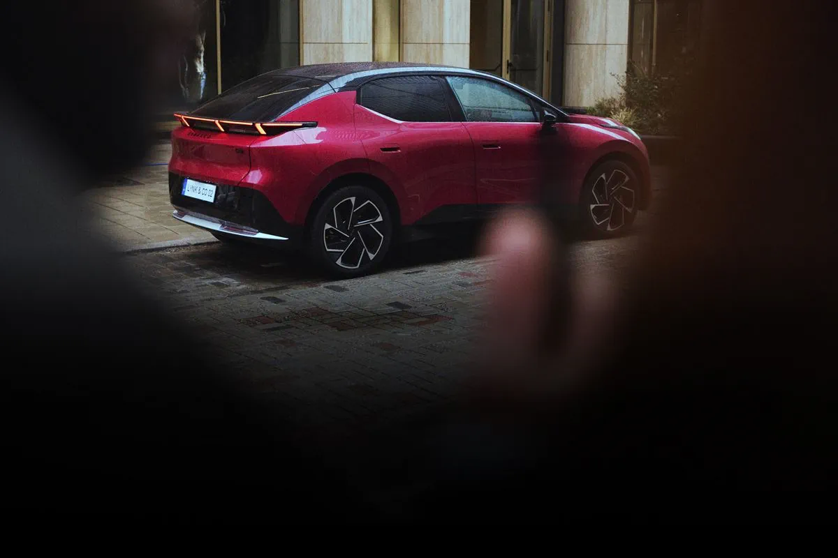 LYNK & CO 02 More