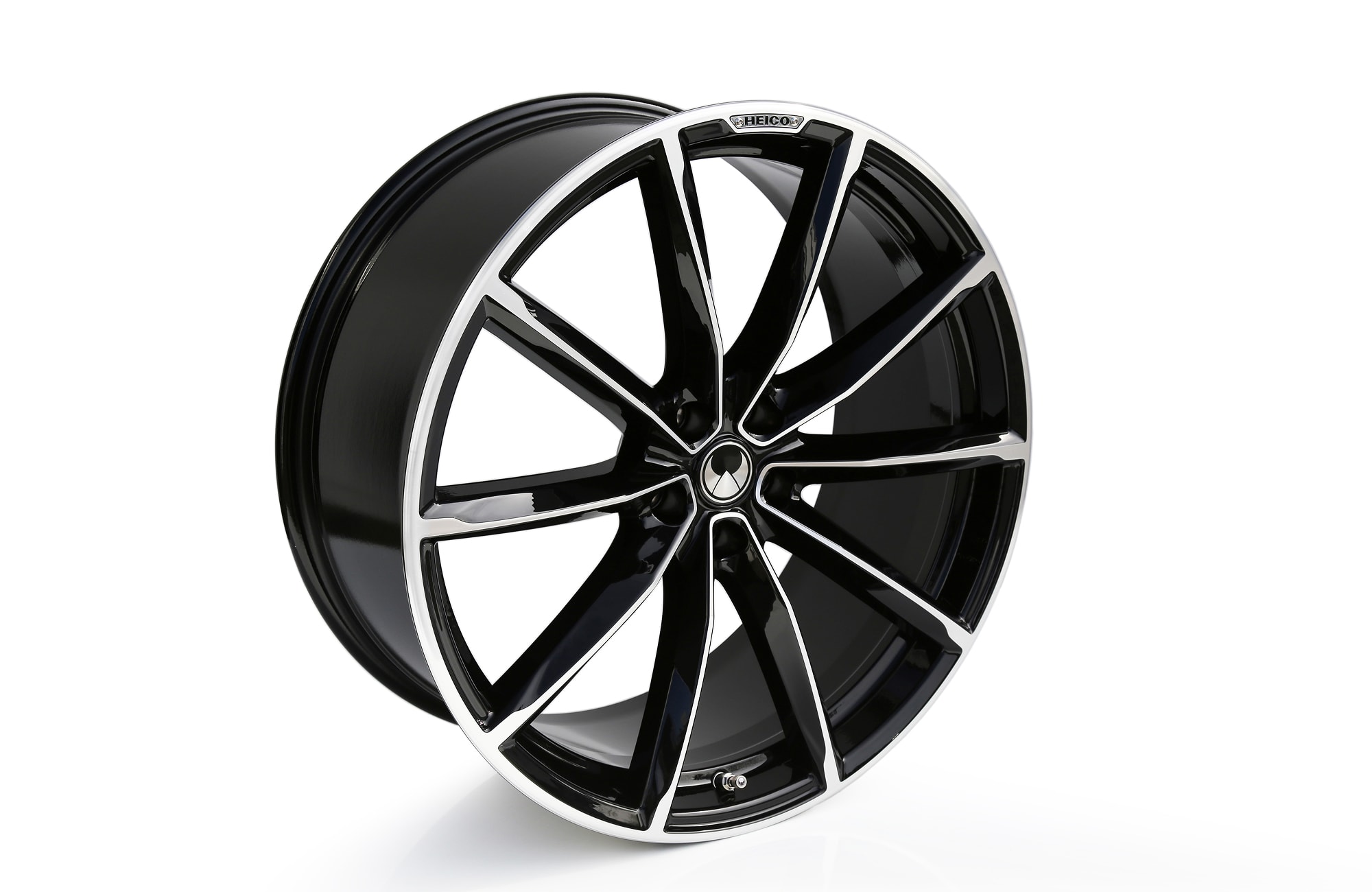 21-inch wheel Lynk & Co