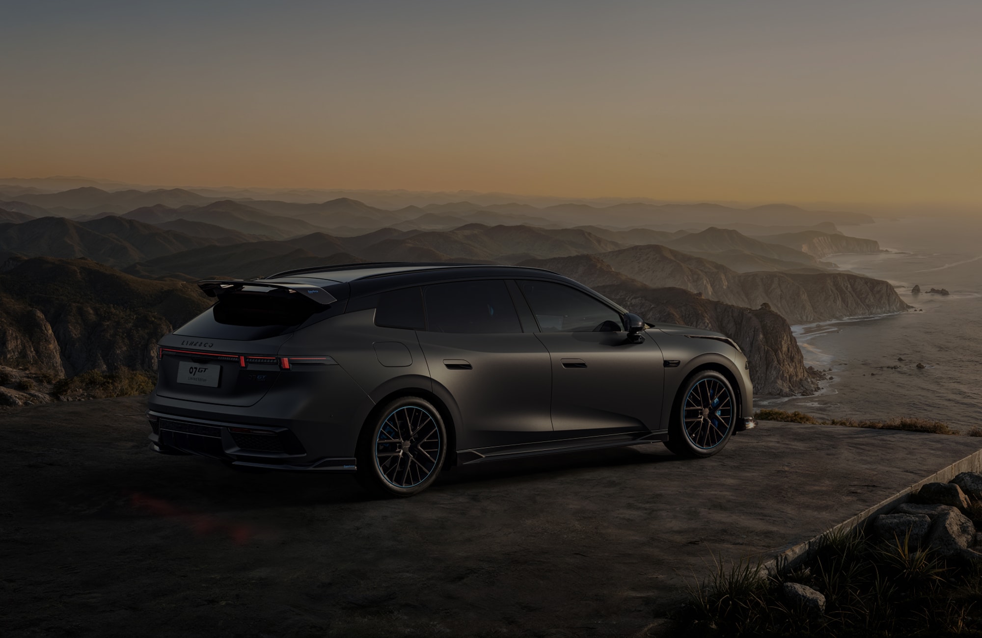 Hero image of the Lynk & Co 07