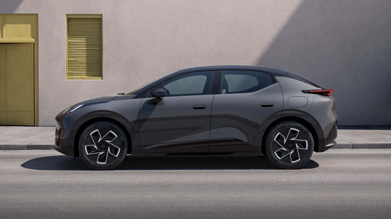 Lynk & Co 02 clear windows